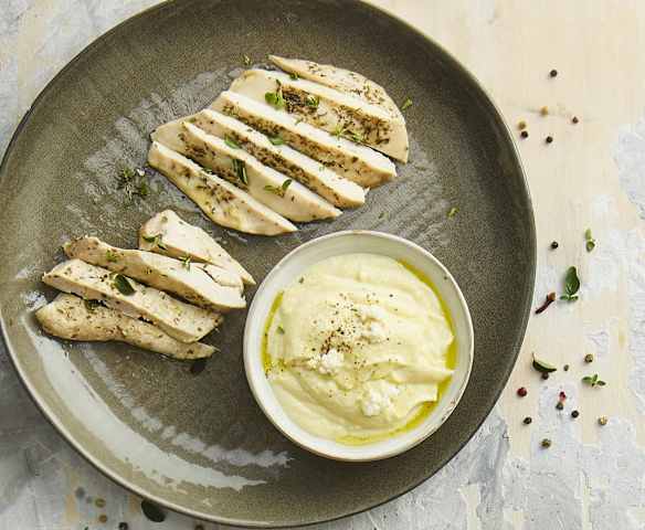 Pollo speziato e purè di cavolfiore