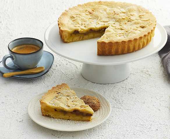 Crostata con crema e amaretti al caffè