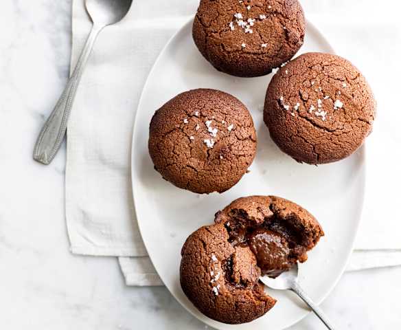Petits gâteaux coulants chocolat et fleur de sel