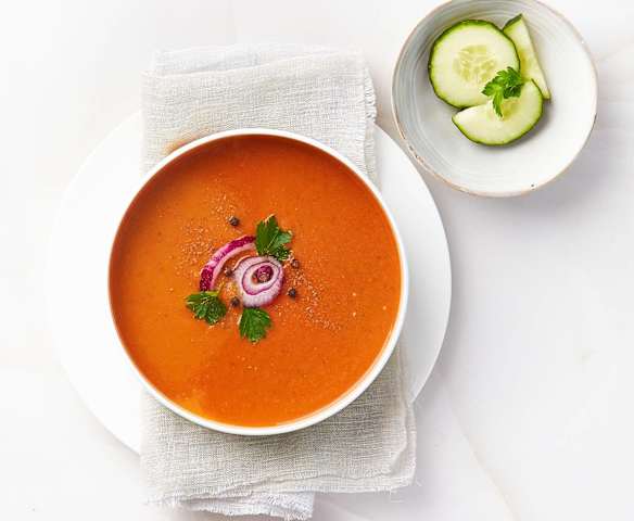 Gazpacho alle pesche e cipolla rossa di Tropea
