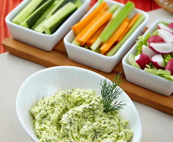 Dip ze sýru feta se zeleninou