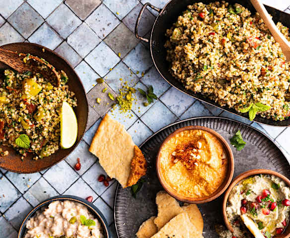 Brunch greco (bulgur, focaccia, porrige e crema melanzane e peperoni)