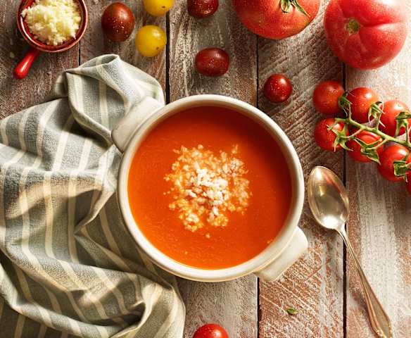 Kaşar Peynirli Domates Çorbası