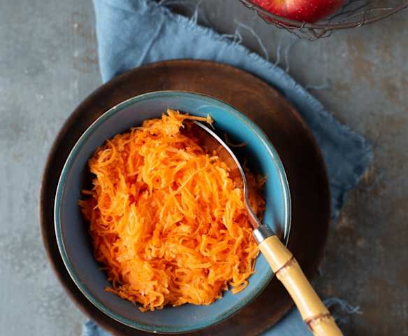 Surówka z tartej marchewki z jabłkiem (TM5)