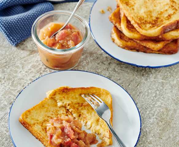 Arme Ritter mit Apfel-Birnen-Kompott