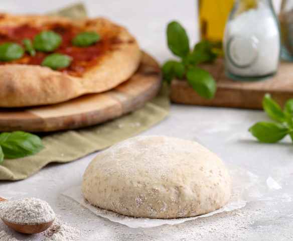 Ciasto na pizzę na zakwasie