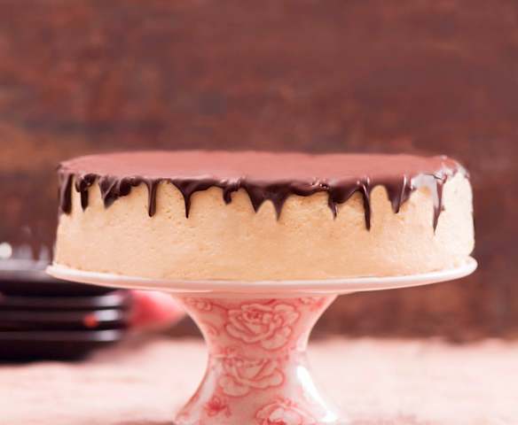 Sernik wiedeński z polewą czekoladową