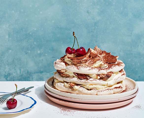 Marbled meringue gateau