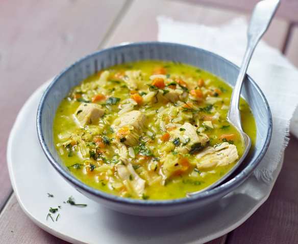 Zupa z kurczakiem i makaronem orzo