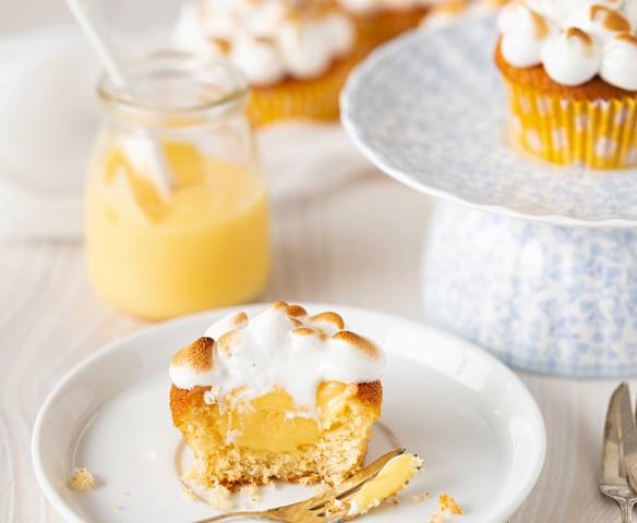 Lemon meringue cupcakes