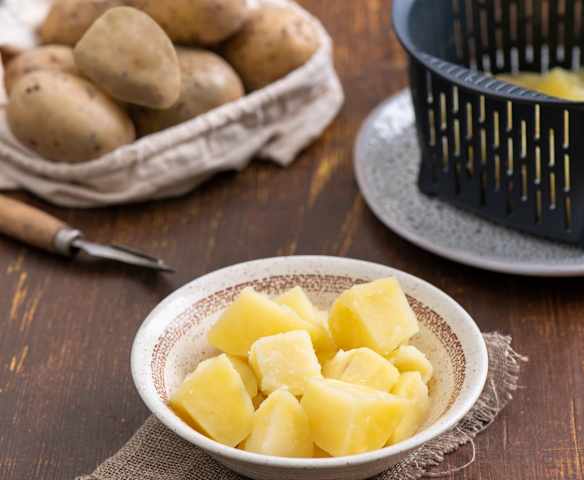 Gotowanie ziemniaków w koszyczku