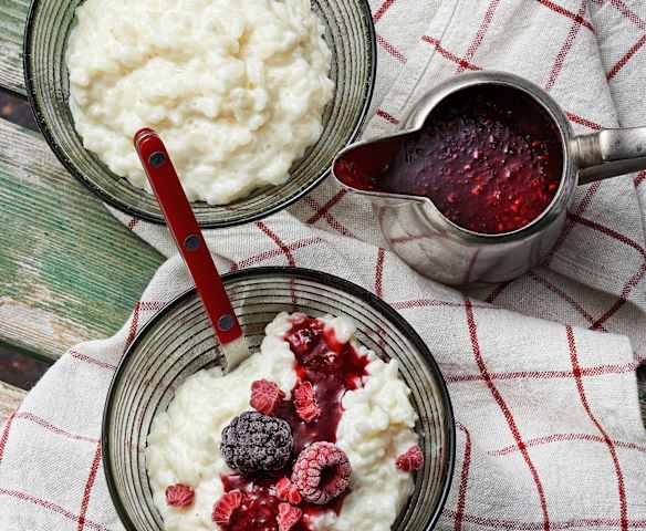 Milchreis mit Beerenpüree