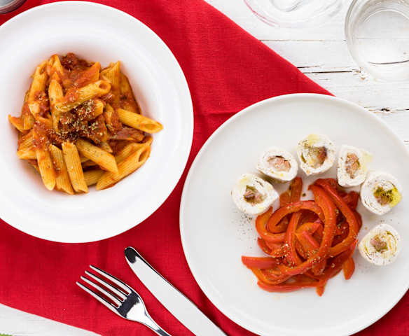 Involtini di tacchino con sugo all’arrabbiata