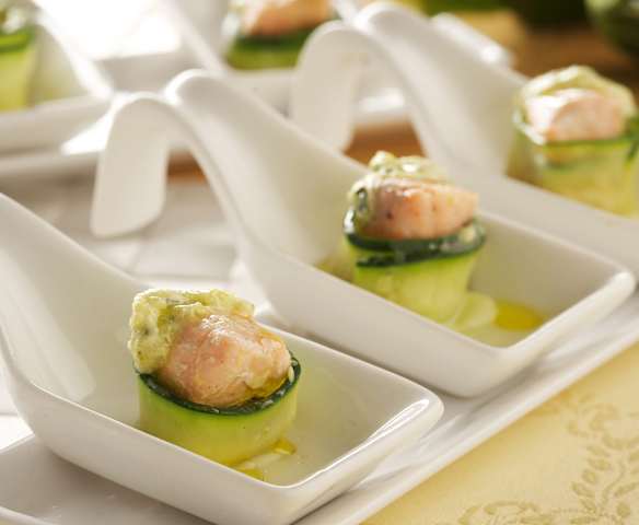 Cannellonis de courgette et saumon, sauce au curry