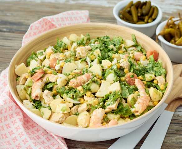 Ensaladilla de patata, pollo y langostinos