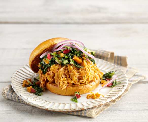 Jackfruit BBQ, cu coleslaw
