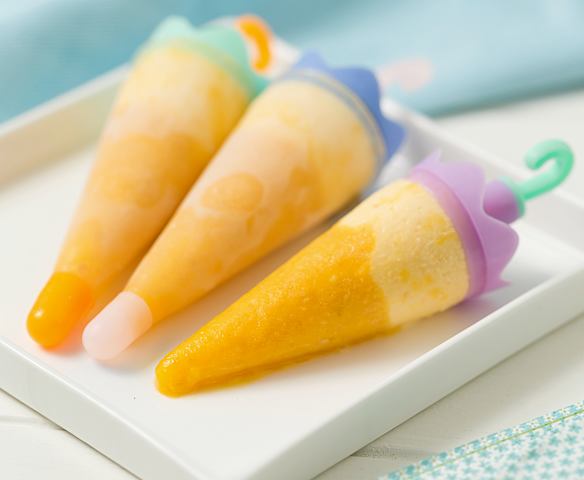 Yoghurt and fruit popsicles