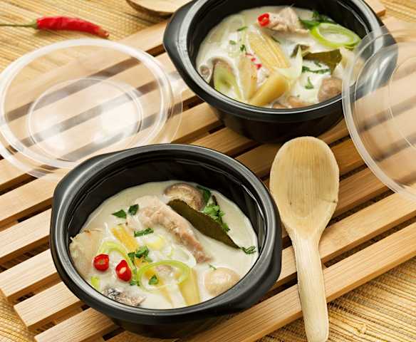 Sopa thai de pollo