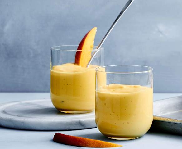 Mango and ginger smoothie
