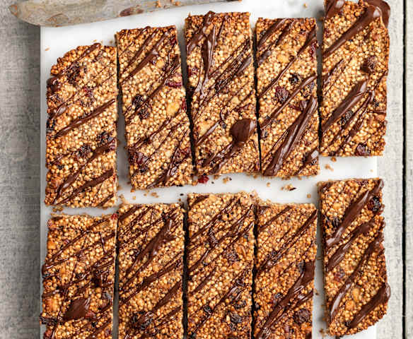 Quinoa, Banana, Cranberry and Chia Granola Bars