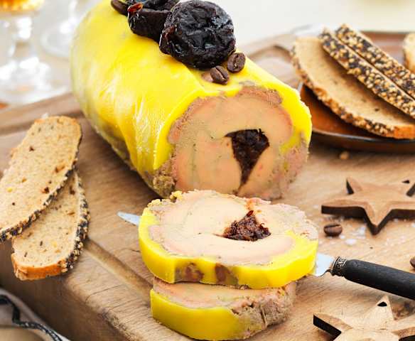 Foie gras au café et aux pruneaux