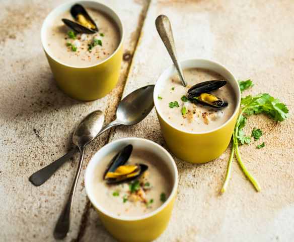 Caldo de sururu (Soupe de moules au lait de coco) Caldo de sururu (Soupe de moules au lait de coco)
