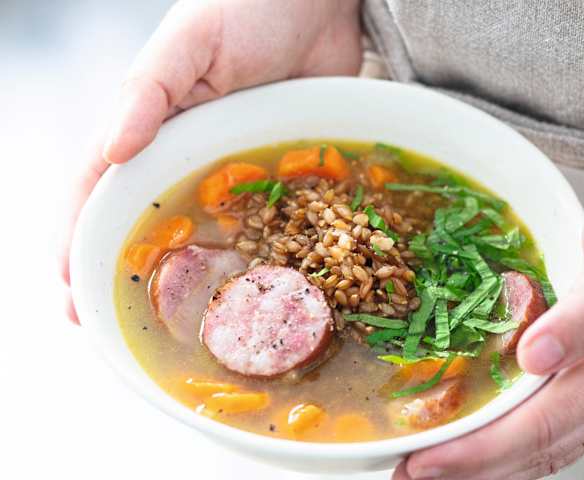 Soupe de petit épeautre aux légumes et saucisse de morteau
