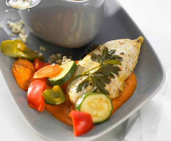 Frango marinado com legumes de Verão Frango marinado com legumes de Verão