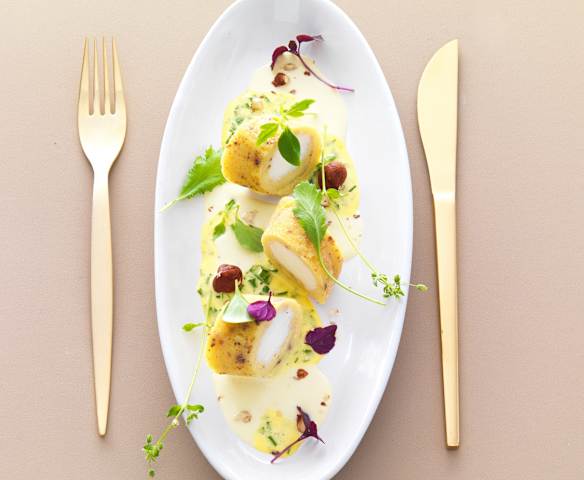 L'œuf comme une omelette soufflée, émulsion noisettes, vinaigrette jaune aux herbes fraîches - Eric Guérin