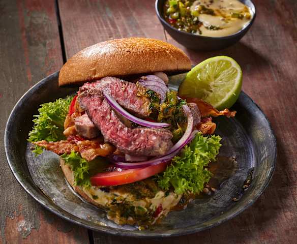 Chivito (Entrecôte-Sandwich)