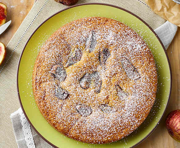 Torta di fichi e nocciole