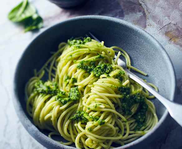 Spinat-Mandel-Pesto