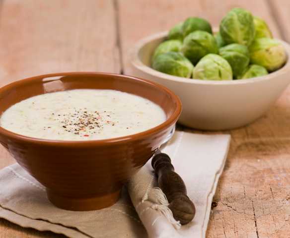 Polévka z růžičkové kapusty