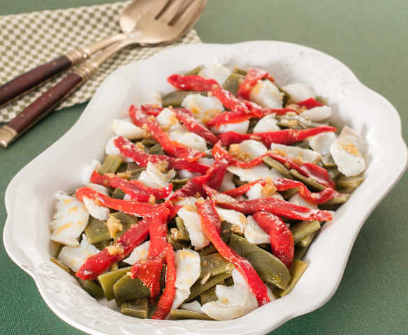 Judías verdes con bacalao y pimientos
