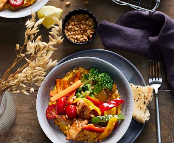 Kürbis-Hummus-Bowl mit Hähnchen