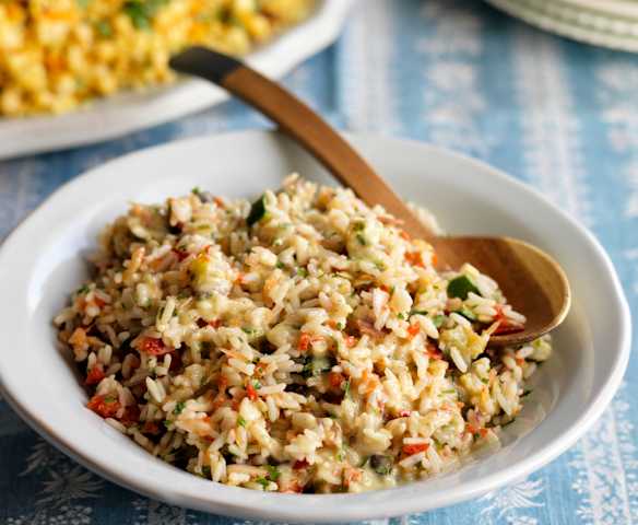 Ris salat med grøntsager Ris salat med grøntsager