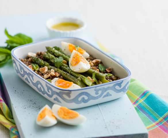Salada de espargos e lentilhas