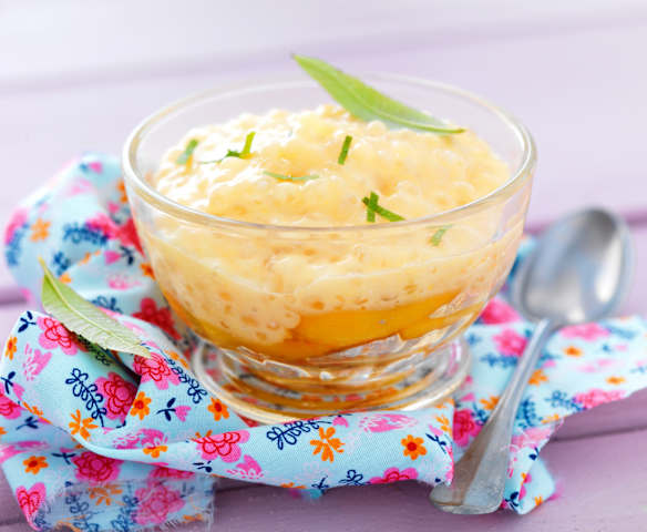 Crème d'abricot aux perles du Japon et compotée de pêches à la verveine Crème d'abricot aux perles du Japon et compotée de pêches à la verveine