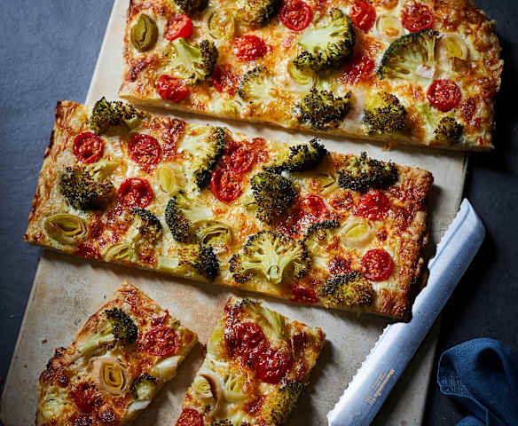 Dinkel-Pizza mit Gemüse