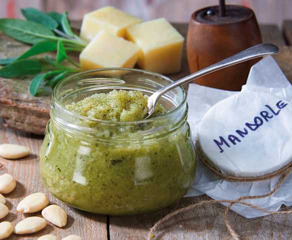 Pesto di mandorle