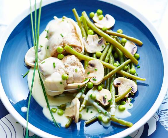 Paupiettes de veau en sauce, champignons et légumes