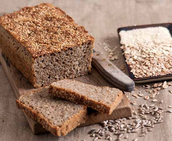 Chleb pszenno-żytni na zakwasie z pięcioma ziarnami