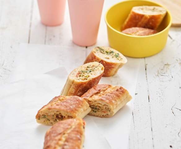 Baguete de atum, alcachofra e feijão-verde Baguete de atum, alcachofra e feijão-verde