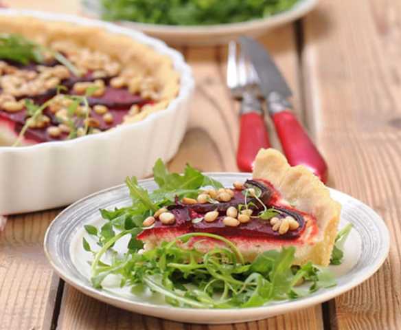 Slaný koláč s tvarohem a pečenou řepou