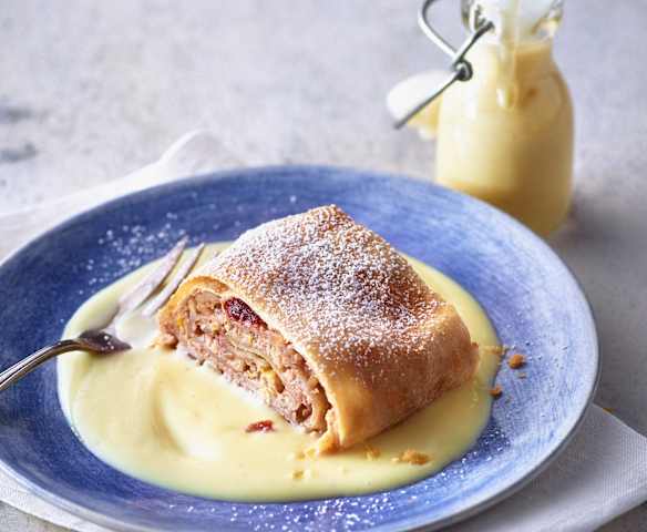 Quitten-Cranberry-Strudel