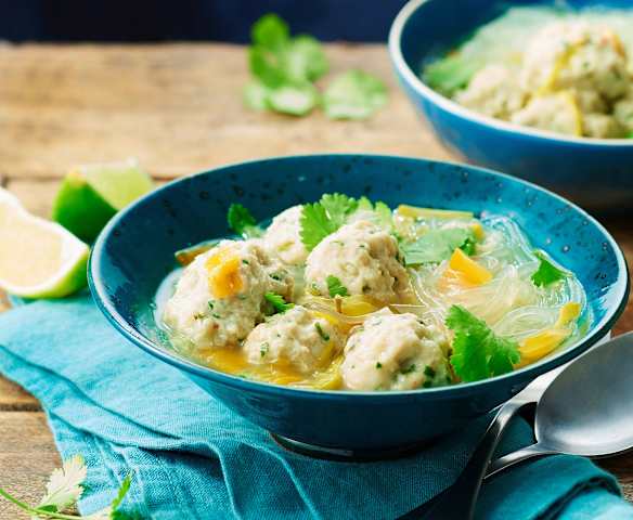 Boulettes de lieu en bouillon thaï