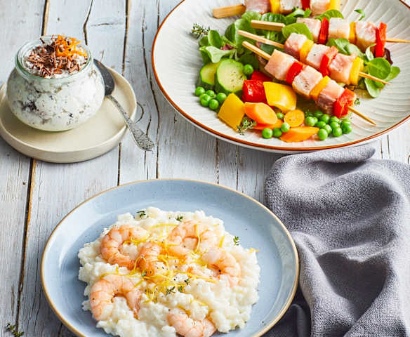 Menù: Risotto ai gamberi; Spiedini di pesce e Mousse di ricotta e cioccolato (Bimby Friend)