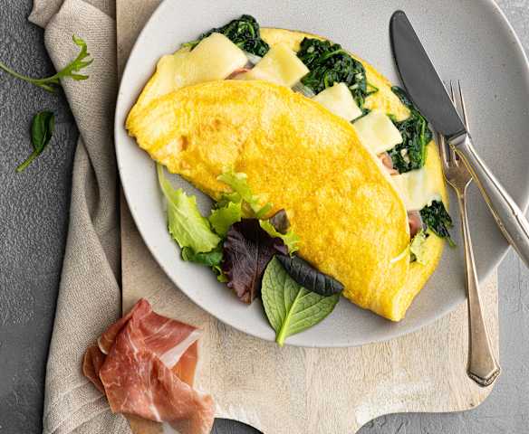 Omelete de espinafres e presunto Omelete de espinafres e presunto