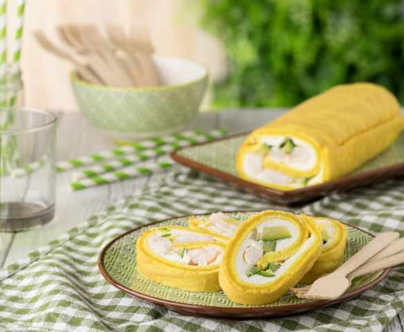 Girelle alla curcuma con zucchine e gamberetti