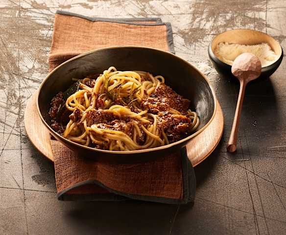 Spaghette cu sos bolognaise cu ciuperci Spaghette cu sos bolognaise cu ciuperci
